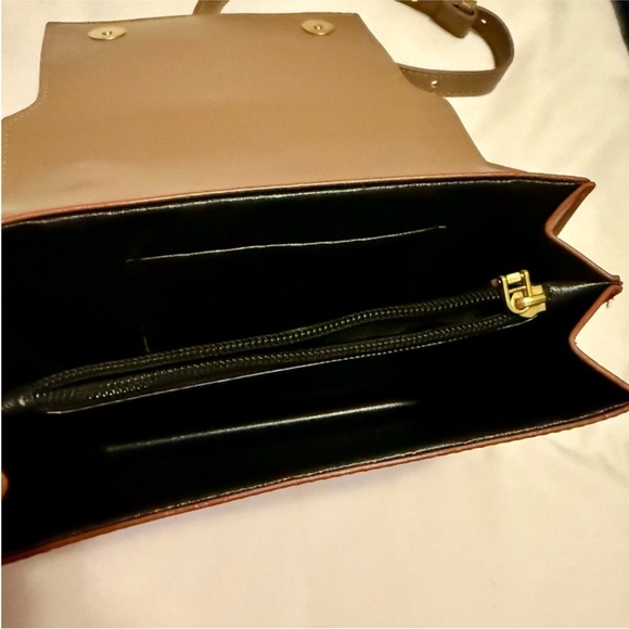 Vessana Gahon Tan Leather Chain Shoulder Bag with Gold and Jewel Beetle - Picture 6 of 6